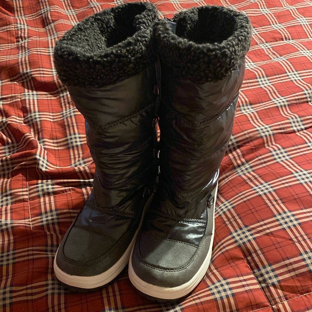 Size 2.5 US GIRL BOOTS BLACK/GREY